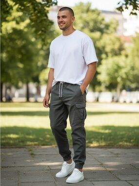 Ecko // Men's // Cargo Jogger Pants // Grey